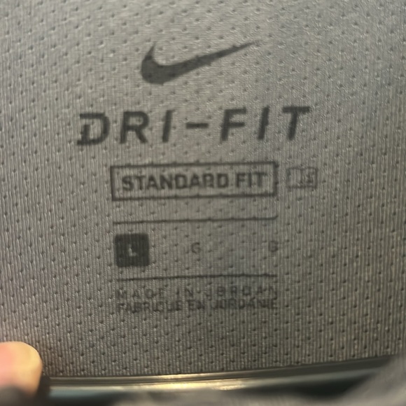 Nike Dri Fit 1/4 Zip - Picture 3 of 3
